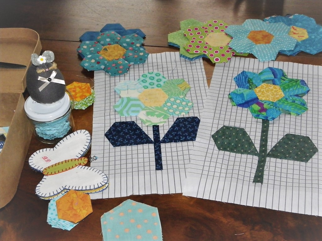 patchwork de fleurs, hexagones en english paper piecing 